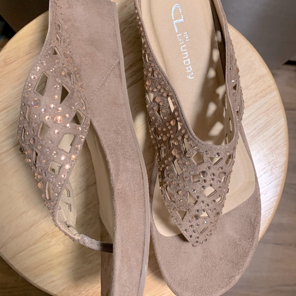 Sandals - Picture 2 of 4